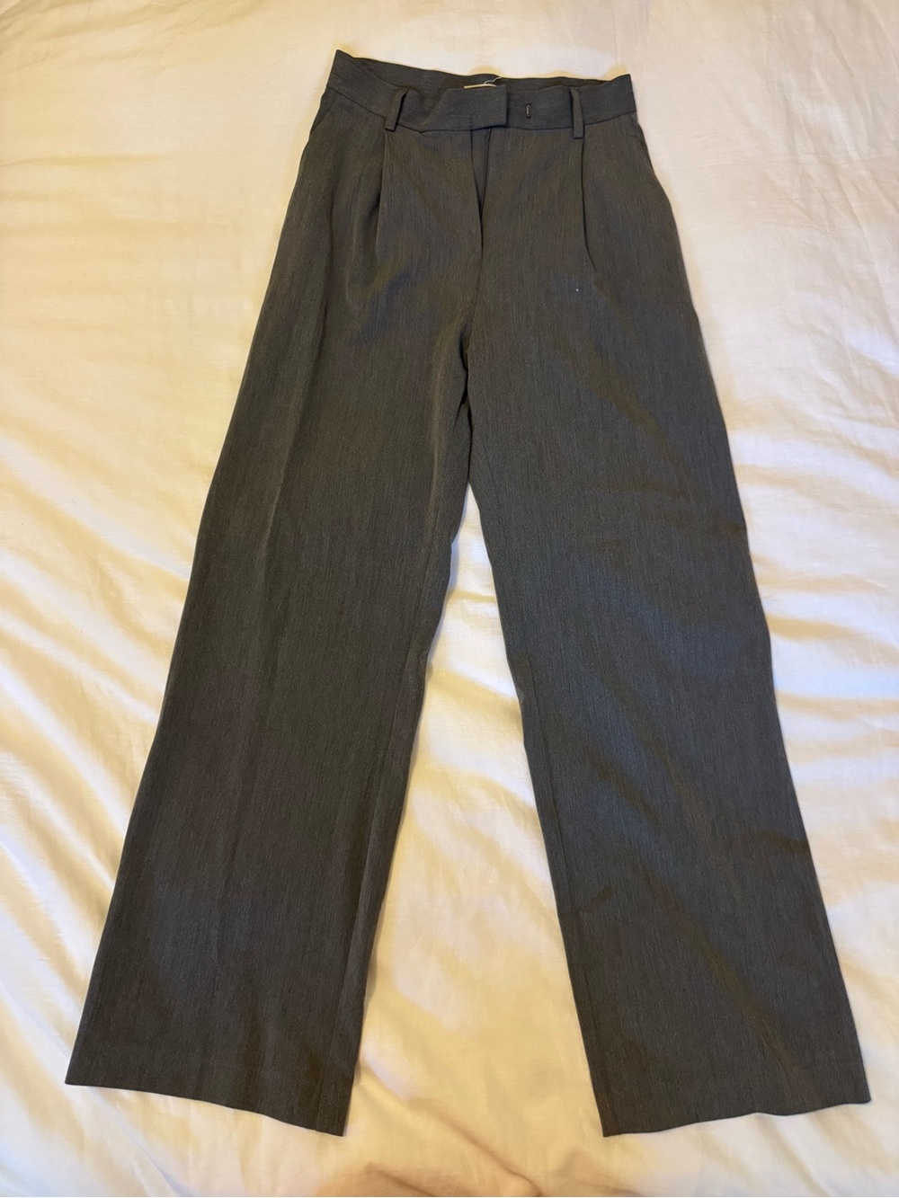 Djerf Avenue Wide-Leg Dress Pants in Charcoal
